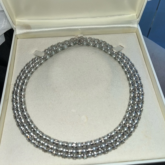 Christian Bernard Elegant Necklace - Picture 2 of 6